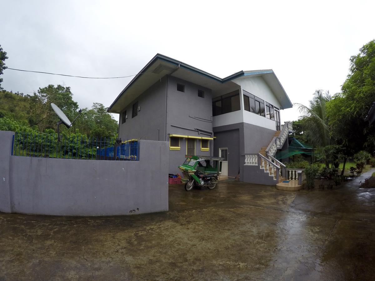 Fat Monkey Hostel Đảo Đảo Coron Ngoại thất bức ảnh