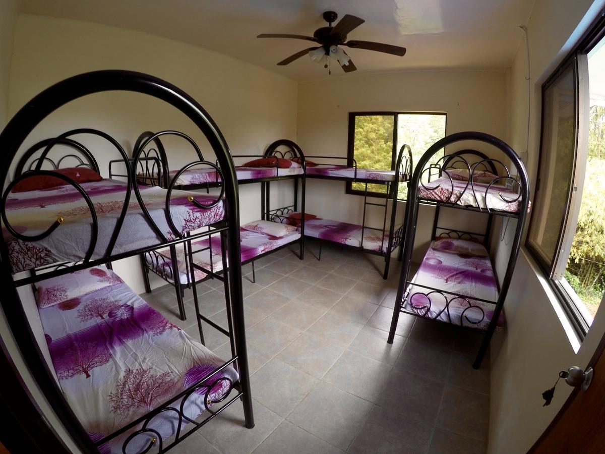 Fat Monkey Hostel Đảo Đảo Coron Ngoại thất bức ảnh