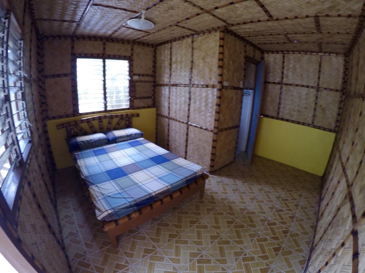 Fat Monkey Hostel Đảo Đảo Coron Ngoại thất bức ảnh