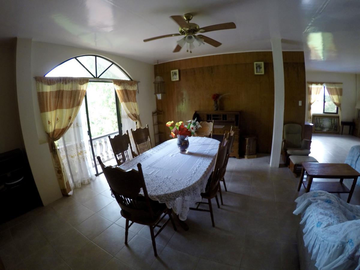 Fat Monkey Hostel Đảo Đảo Coron Ngoại thất bức ảnh