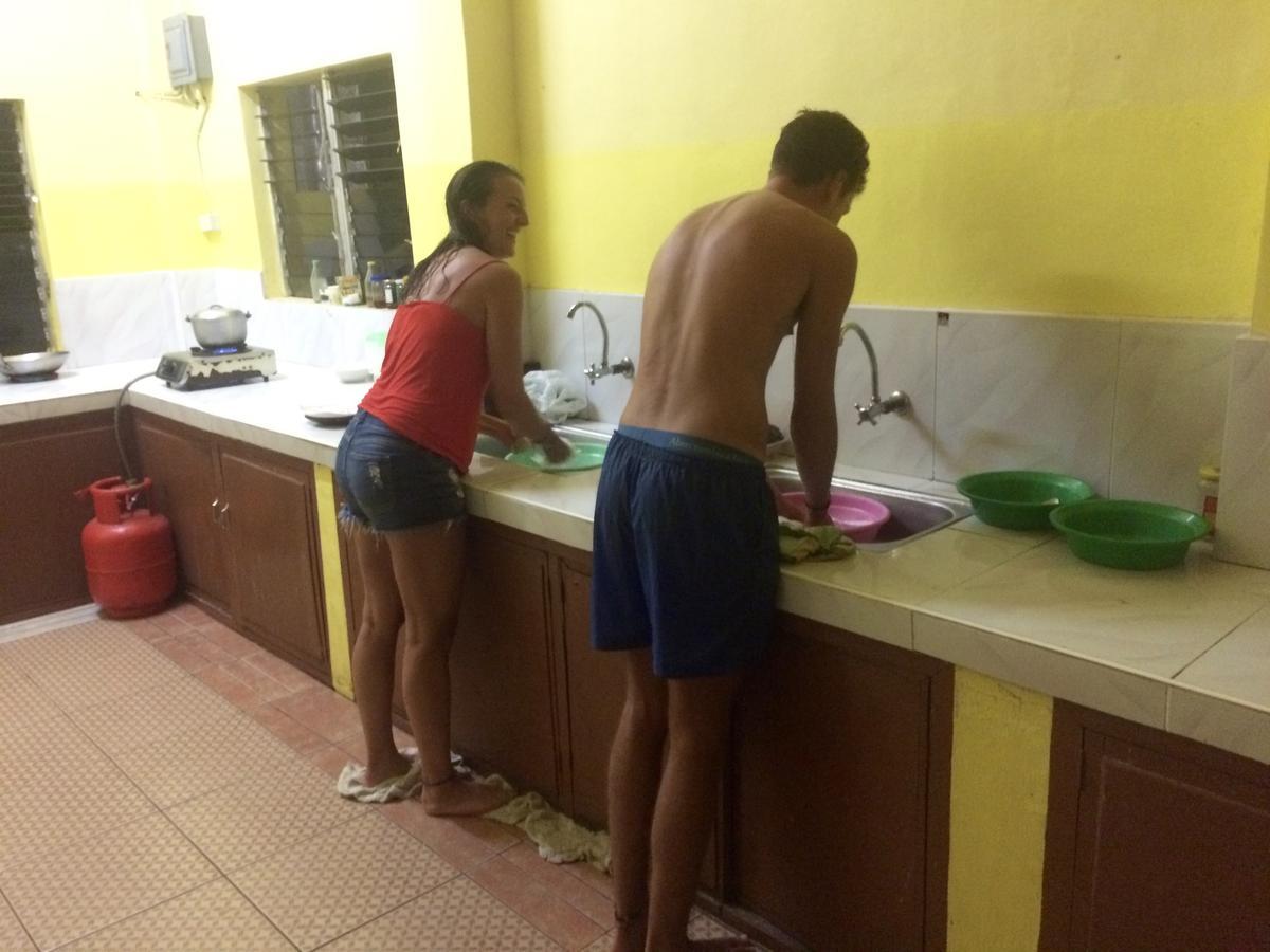 Fat Monkey Hostel Đảo Đảo Coron Ngoại thất bức ảnh