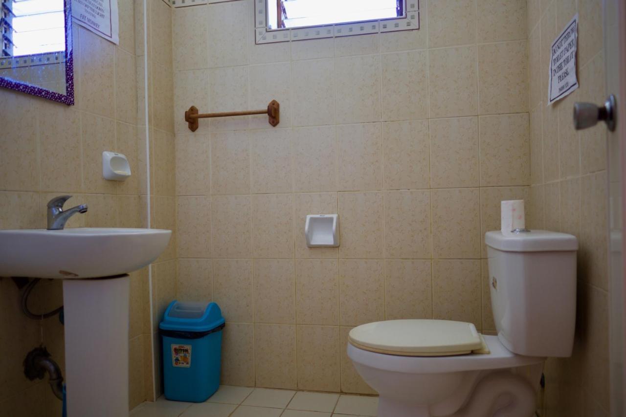 Fat Monkey Hostel Đảo Đảo Coron Ngoại thất bức ảnh