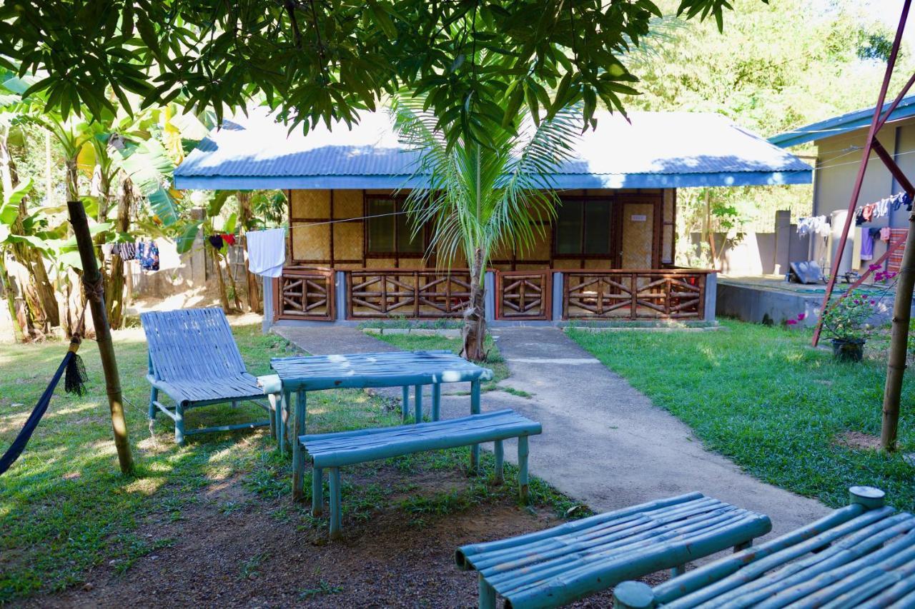 Fat Monkey Hostel Đảo Đảo Coron Ngoại thất bức ảnh