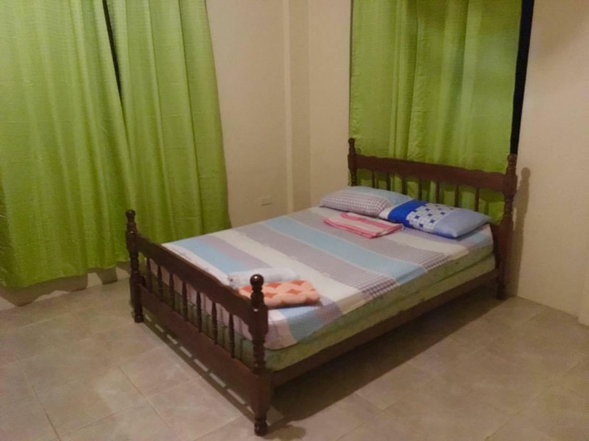 Fat Monkey Hostel Đảo Đảo Coron Ngoại thất bức ảnh