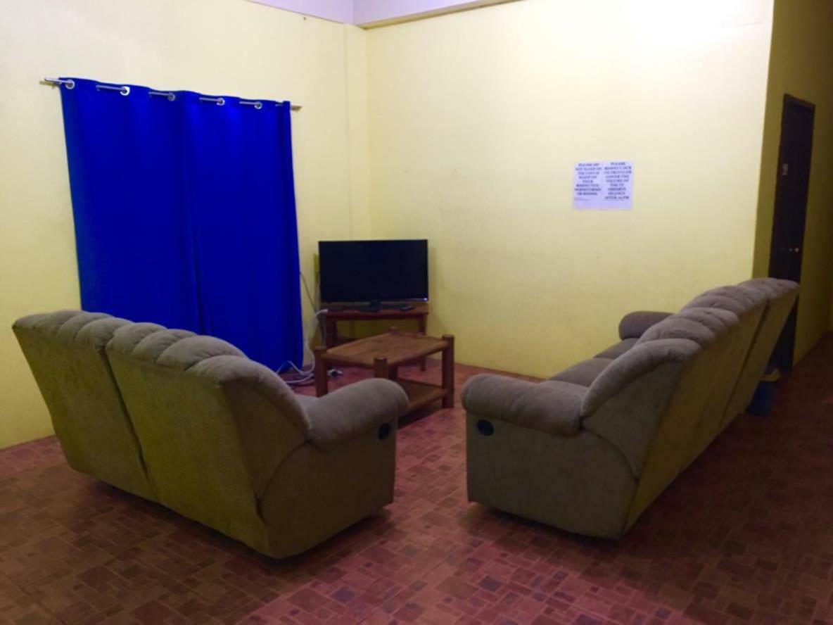 Fat Monkey Hostel Đảo Đảo Coron Ngoại thất bức ảnh